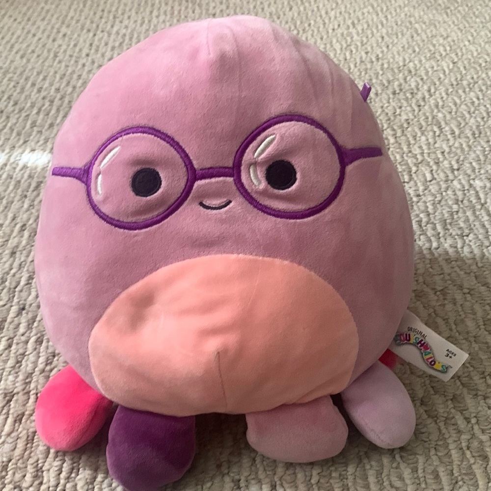This is Beula, she is a 8 inch octopus Squishmallow.